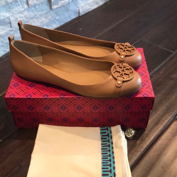tory burch gabriel flat
